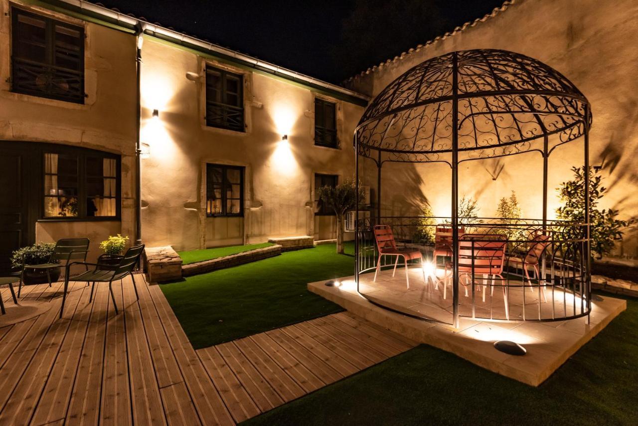 Le Vintage . Centre-ville . Atypique . Proche Gare . Wifi . Climatisation . Confortable . Appartement *